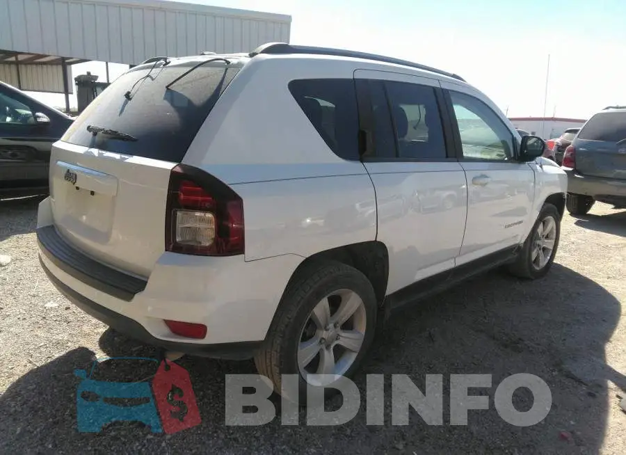 1C4NJCBA8GD560409 Photo# 4