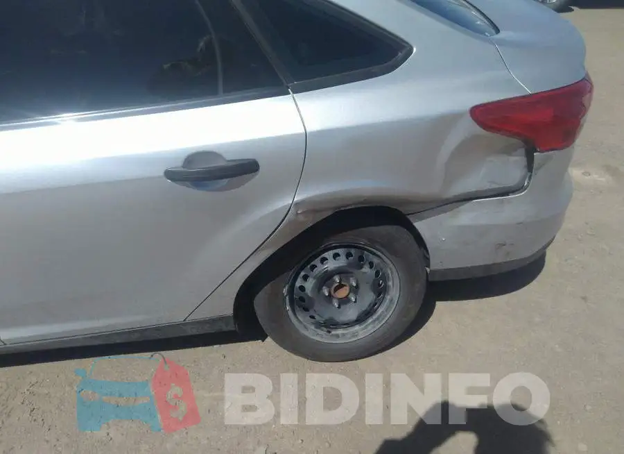 1FADP3E26JL230835 Photo# 6