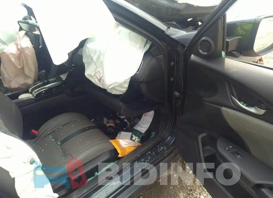 19XFC1F70GE040320 Photo# 5