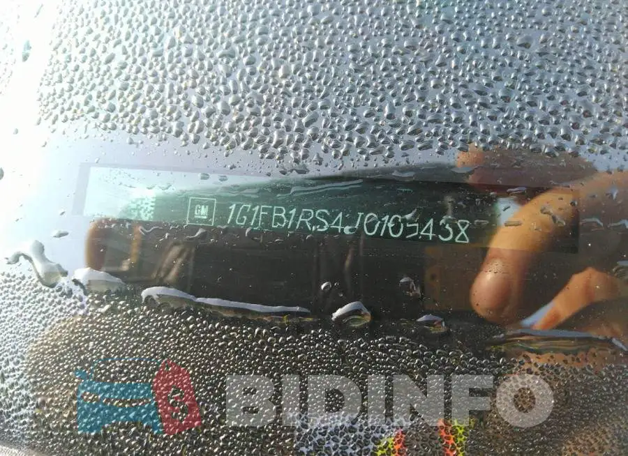 1G1FB1RS4J0105438 Photo# 9