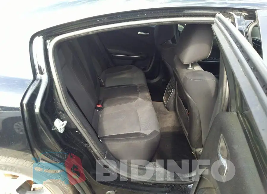 2C3CDXJG4FH875595 Photo# 8
