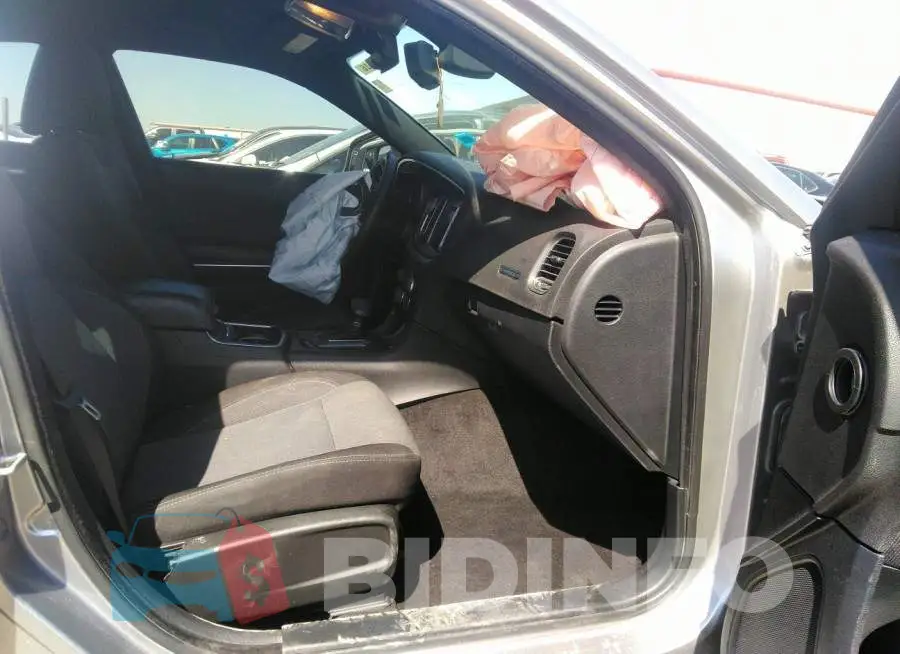 2C3CDXBG6FH735580 Photo# 5