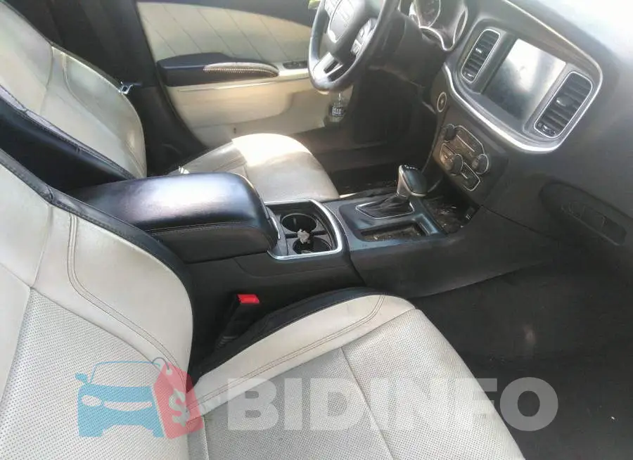 2C3CDXHG3FH825194 Photo# 5