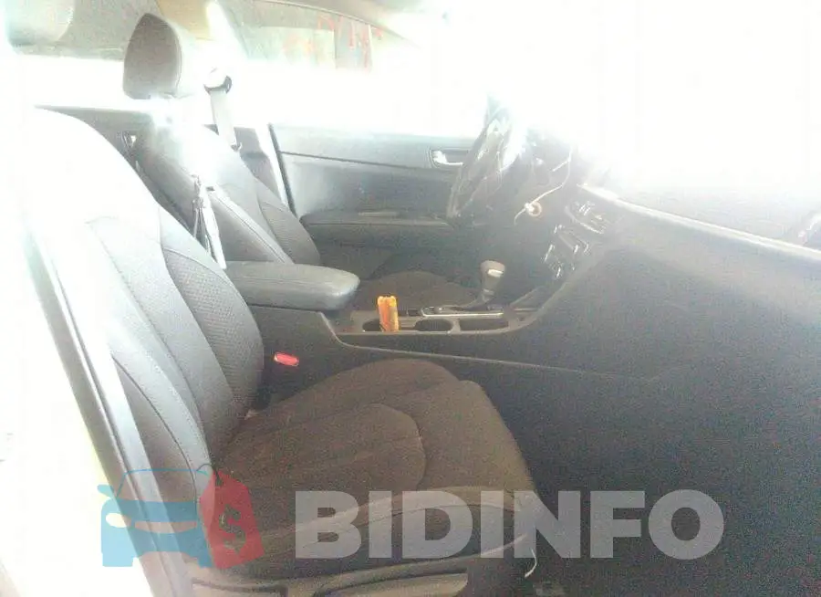5XXGT4L36JG195136 Photo# 5