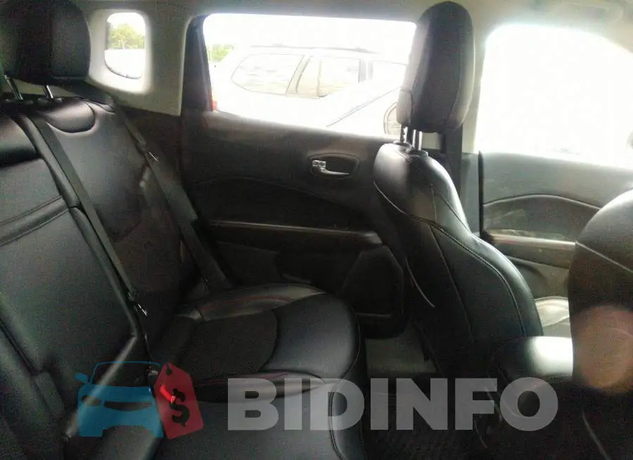 3C4NJDDBXKT671087 Photo# 8