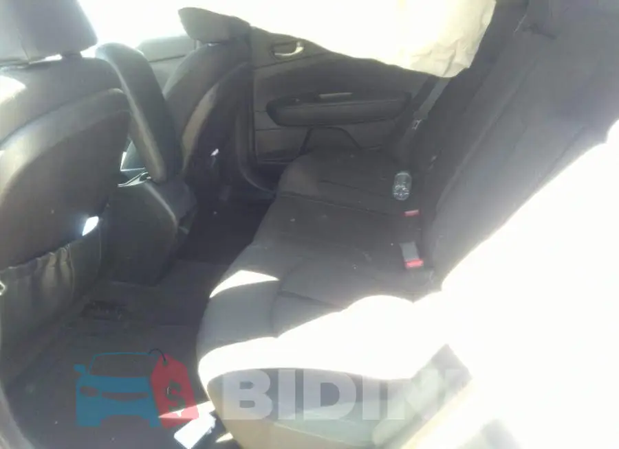 5XXGT4L33GG014258 Photo# 8