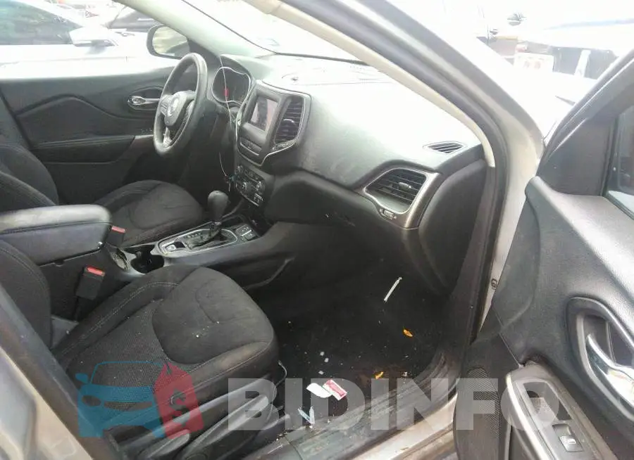 1C4PJLCB6KD286166 Photo# 5