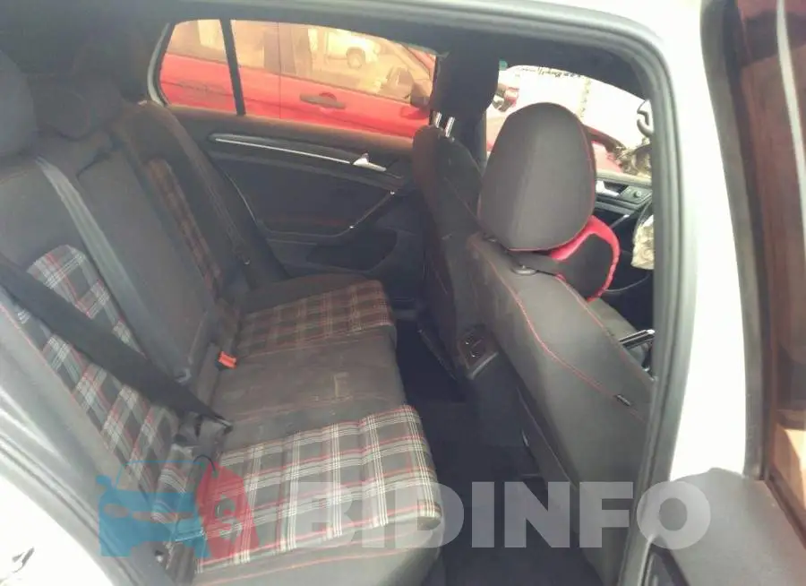 3VW4T7AU4FM068470 Photo# 8