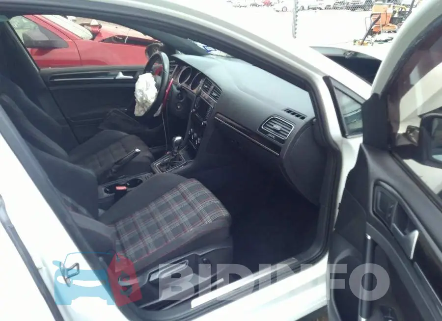 3VW4T7AU4FM068470 Photo# 5