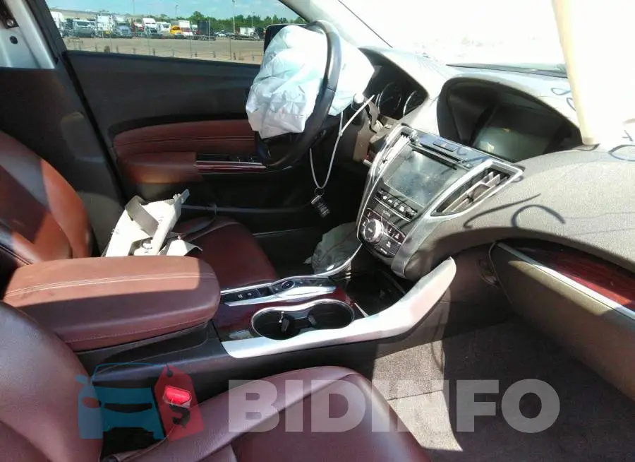 19UUB2F39GA000898 Photo# 5