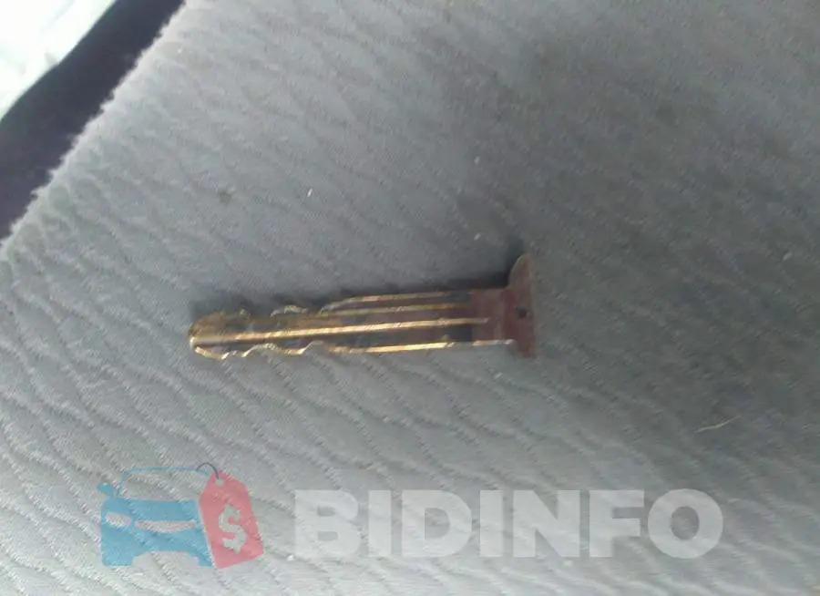 2T1BURHE9GC567969 Photo# 11