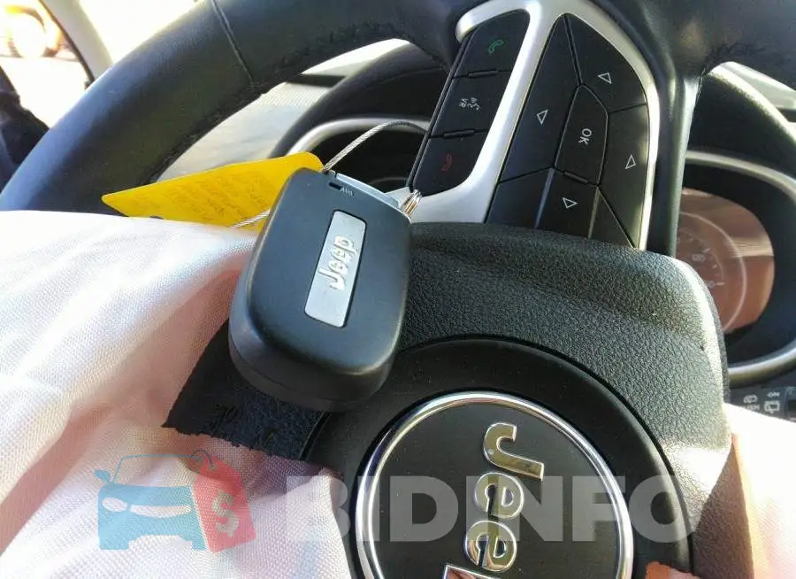 1C4PJLLBXJD590132 Photo# 11