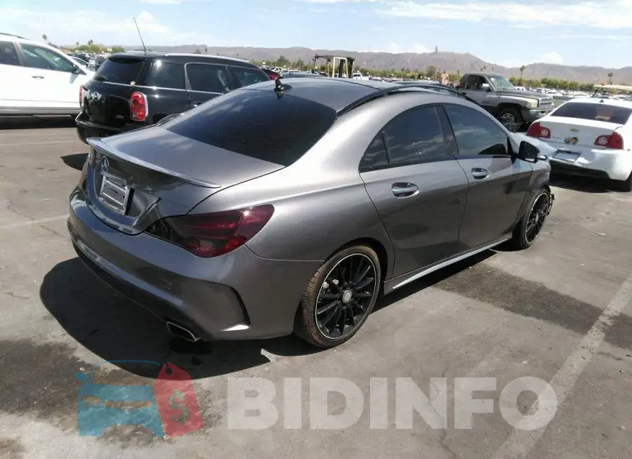 WDDSJ4EB4GN332047 Photo# 4