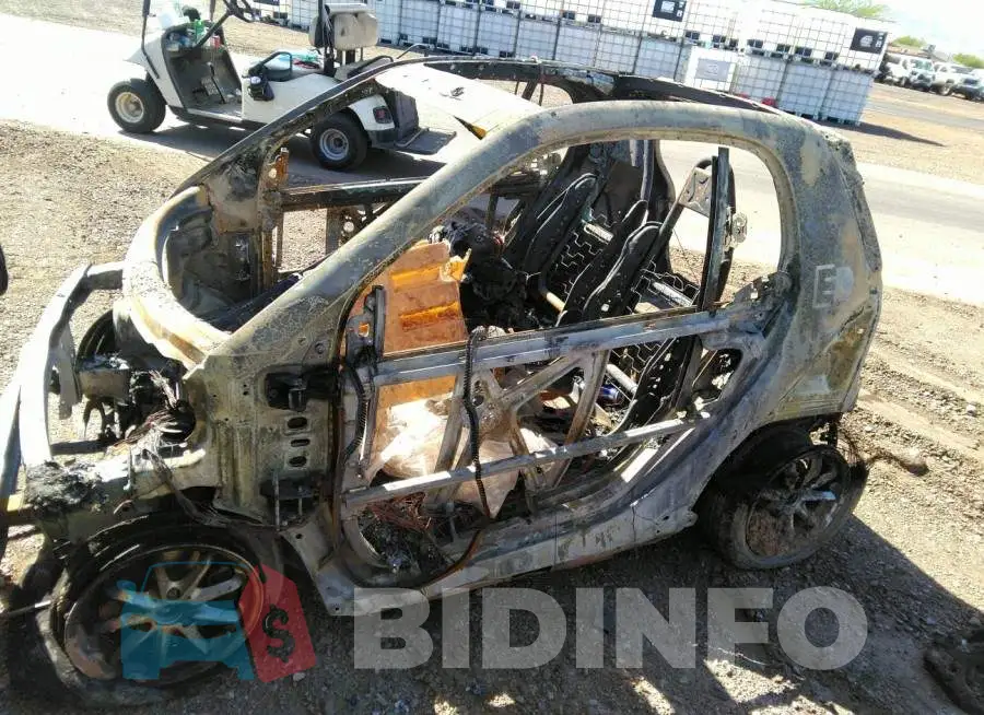 WMEEJ9AA4FK824435 Photo# 2