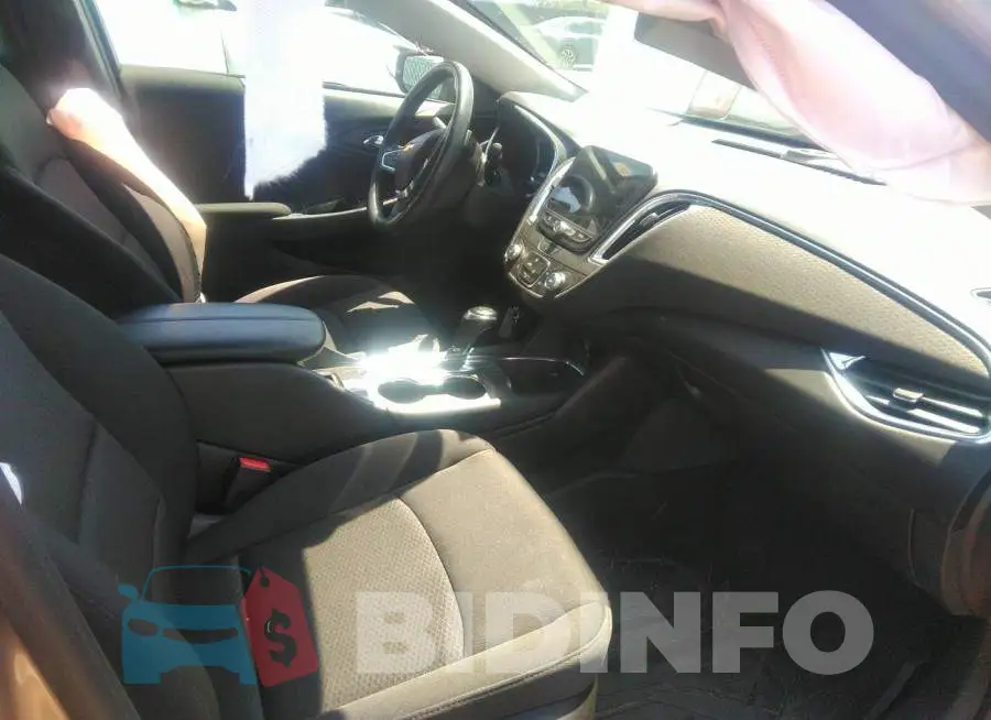 1G1ZD5ST5JF252219 Photo# 5