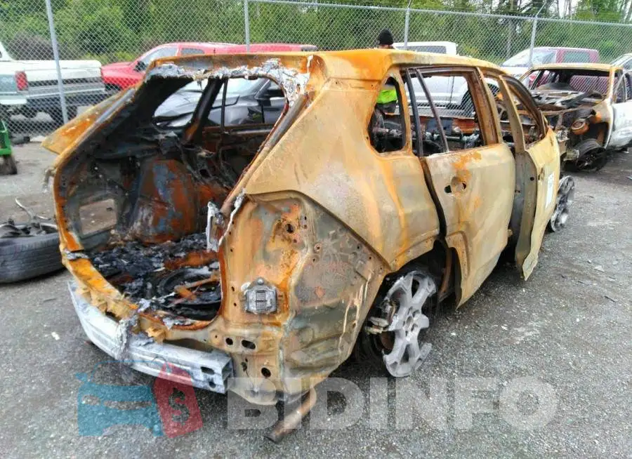 2T3S1RFV8MW170167 Photo# 4