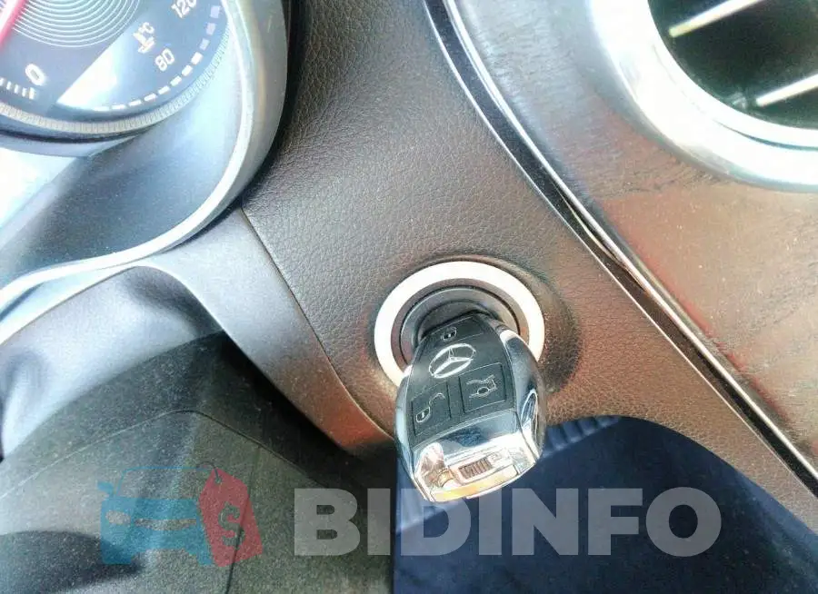 55SWF4JB4GU158769 Photo# 11