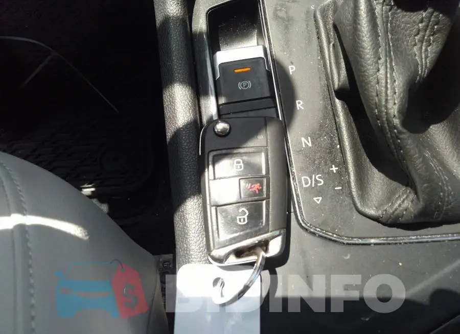 3VV3B7AX8JM028561 Photo# 11