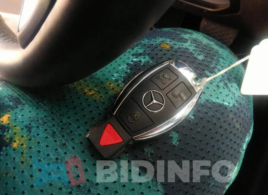 55SWF4KB4GU109215 Photo# 11