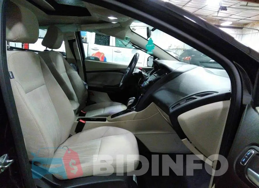 1FADP3K24FL382933 Photo# 5