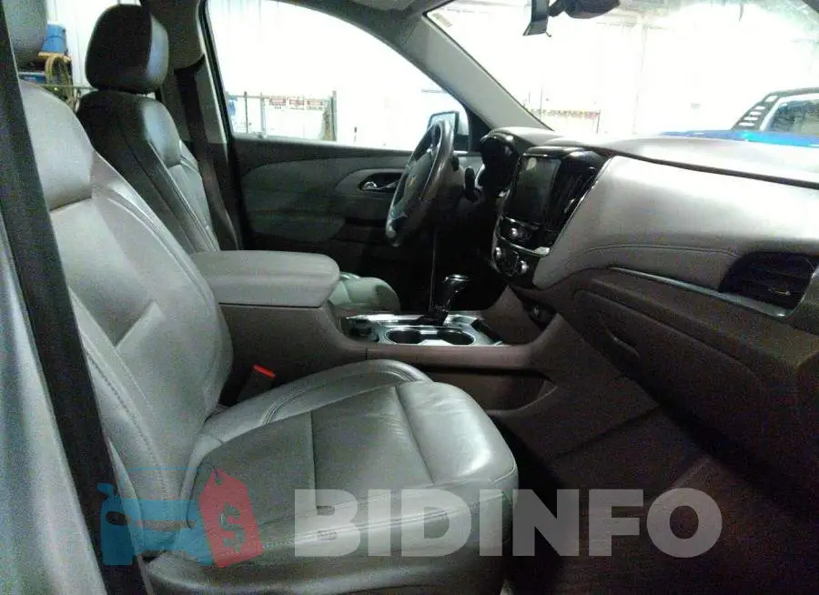 1GNEVHKW8JJ208329 Photo# 5