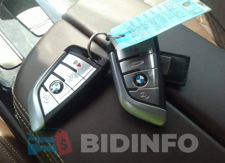 WBAJE7C50JG891628 Photo# 11