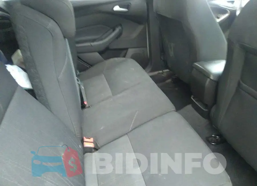 1FADP3K22JL212563 Photo# 8