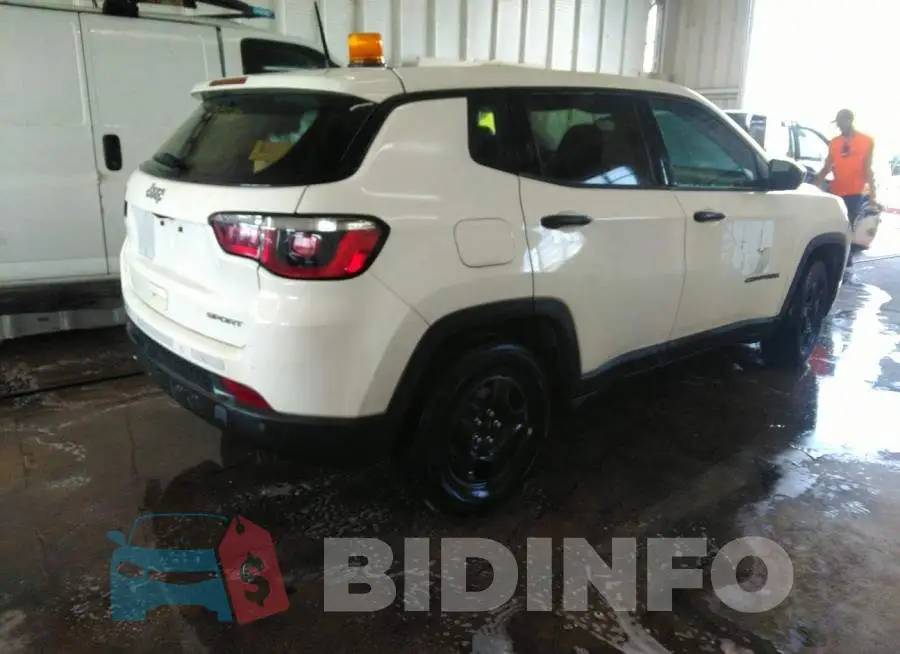 3C4NJCABXJT151663 Photo# 4