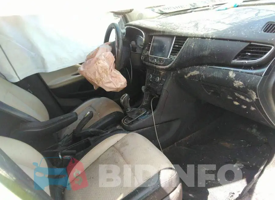 KL4CJASB4JB513931 Photo# 5