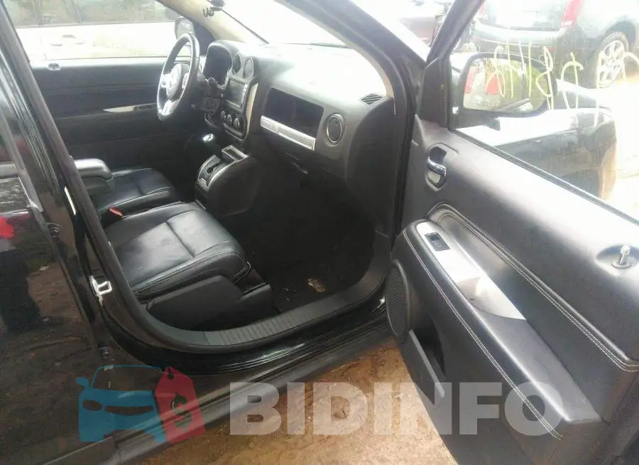 1C4NJCEB9HD171056 Photo# 5