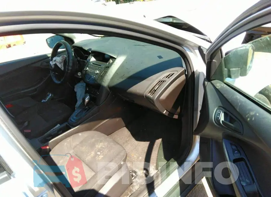 1FADP3E2XFL298076 Photo# 5