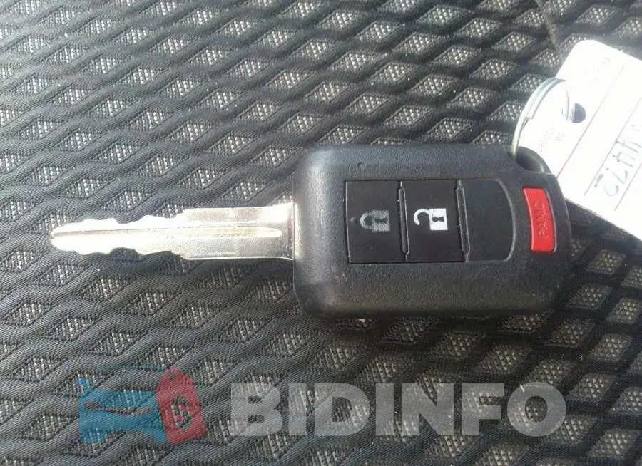 JA4AD2A34KZ054472 Photo# 11