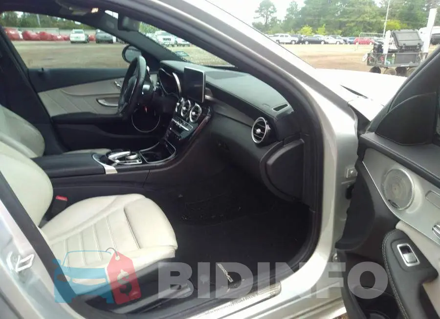55SWF6EB6GU148850 Photo# 5