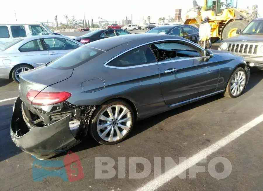 WDDWJ8DB9KF772004 Photo# 4