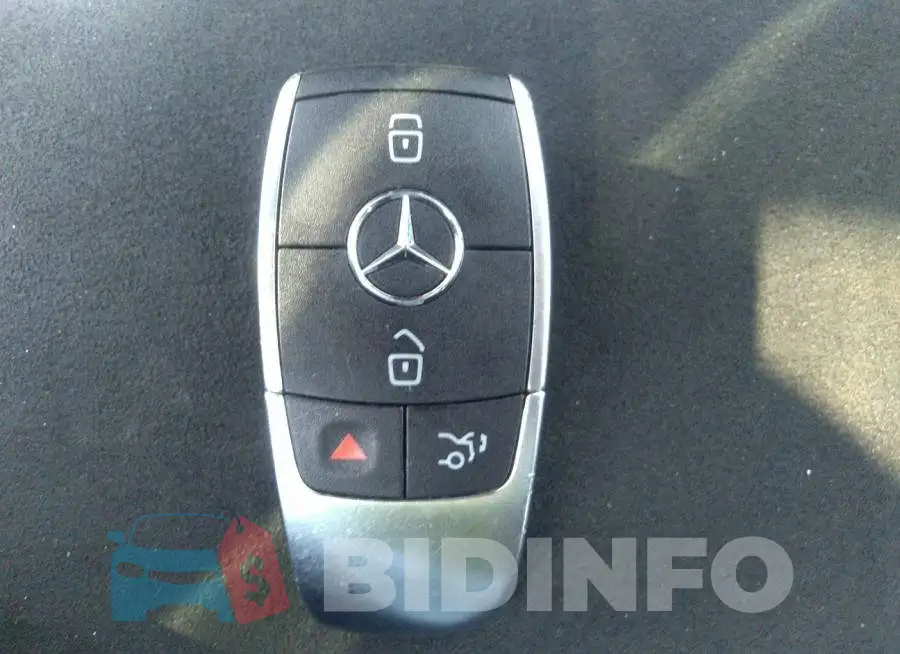 WDD3G4EB2KW016345 Photo# 11