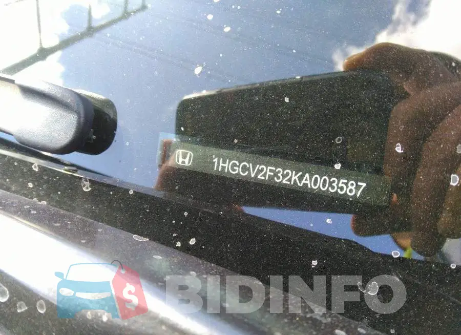 1HGCV2F32KA003587 Photo# 9