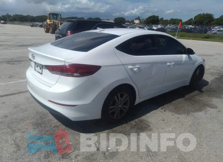 5NPD84LFXJH232899 Photo# 4