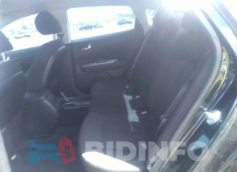 5XXGT4L37JG221677 Photo# 8