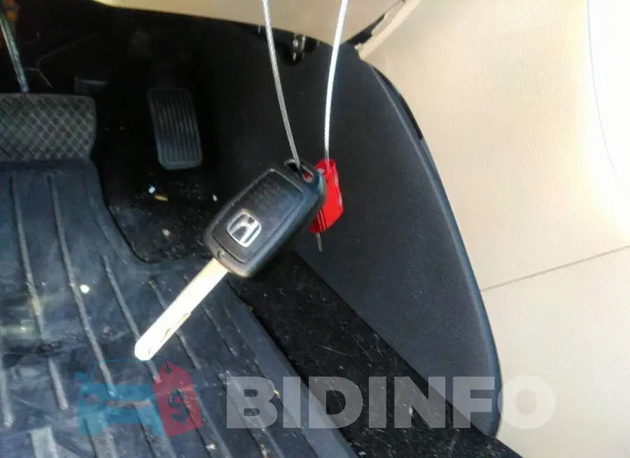 1HGCR2F30GA141401 Photo# 11