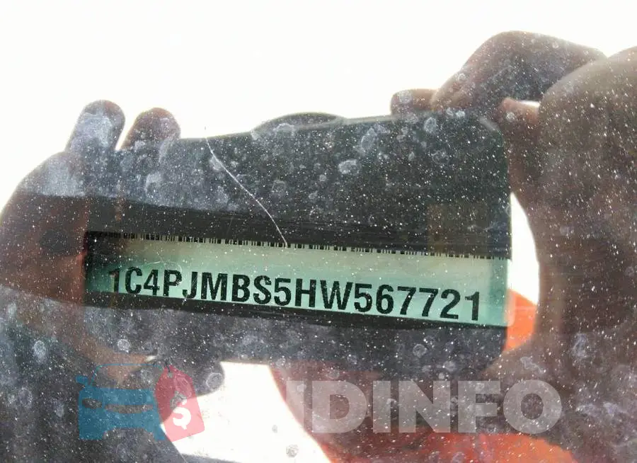 1C4PJMBS5HW567721 Photo# 9