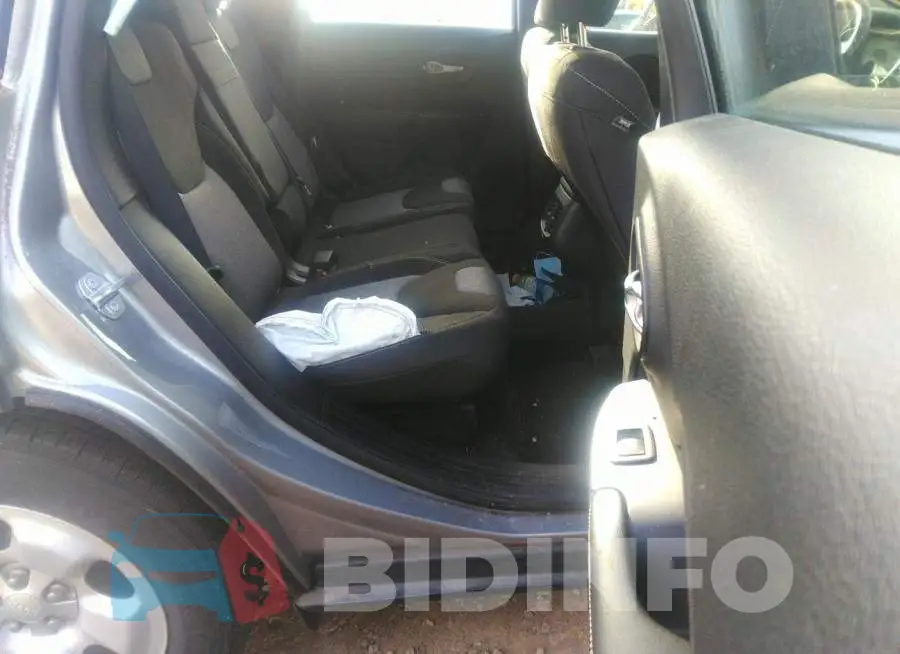 1C4PJMAB8FW768690 Photo# 8