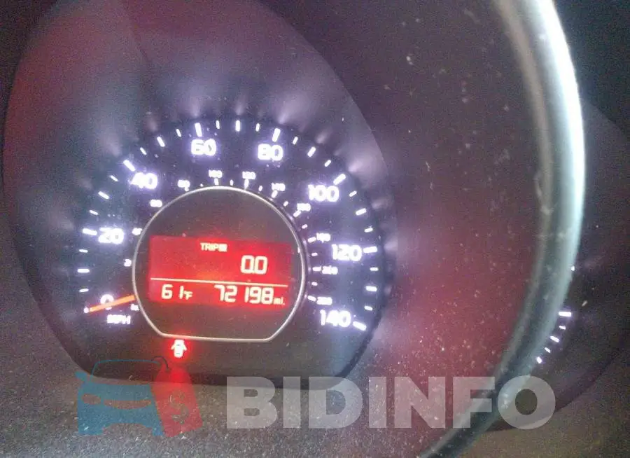 KNDJN2A28G7378702 Photo# 7