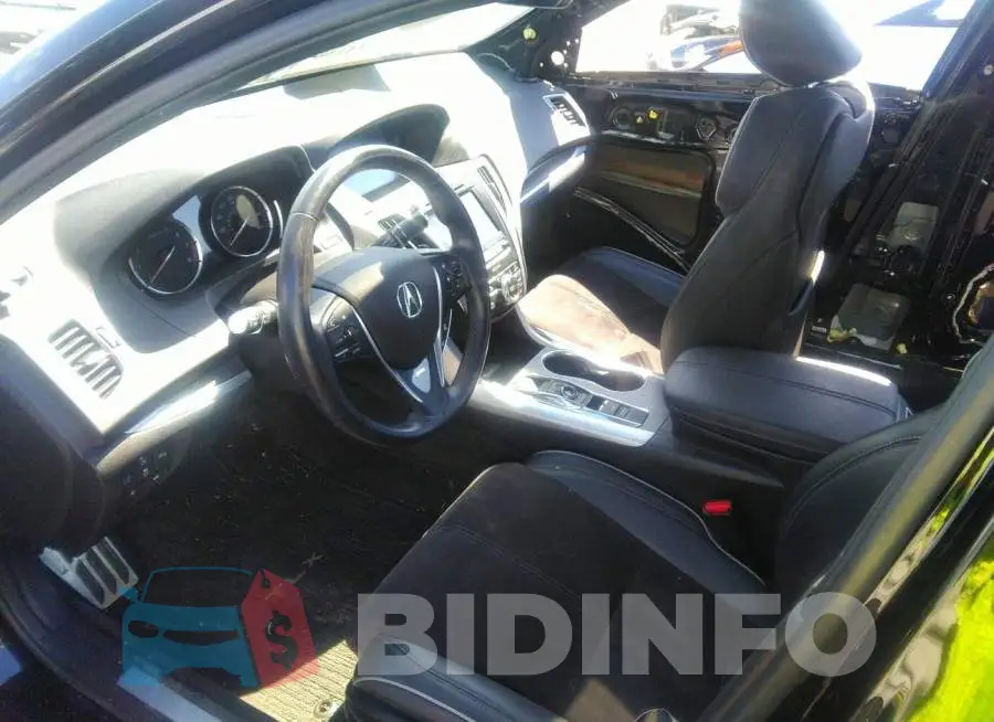 19UUB2F66KA000473 Photo# 5