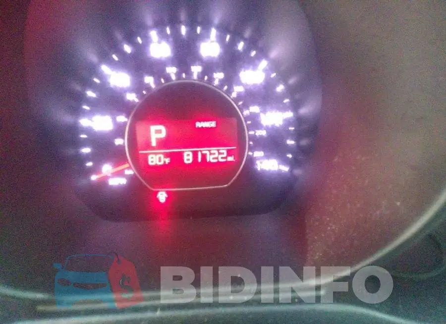 KNDJN2A28J7586716 Photo# 7