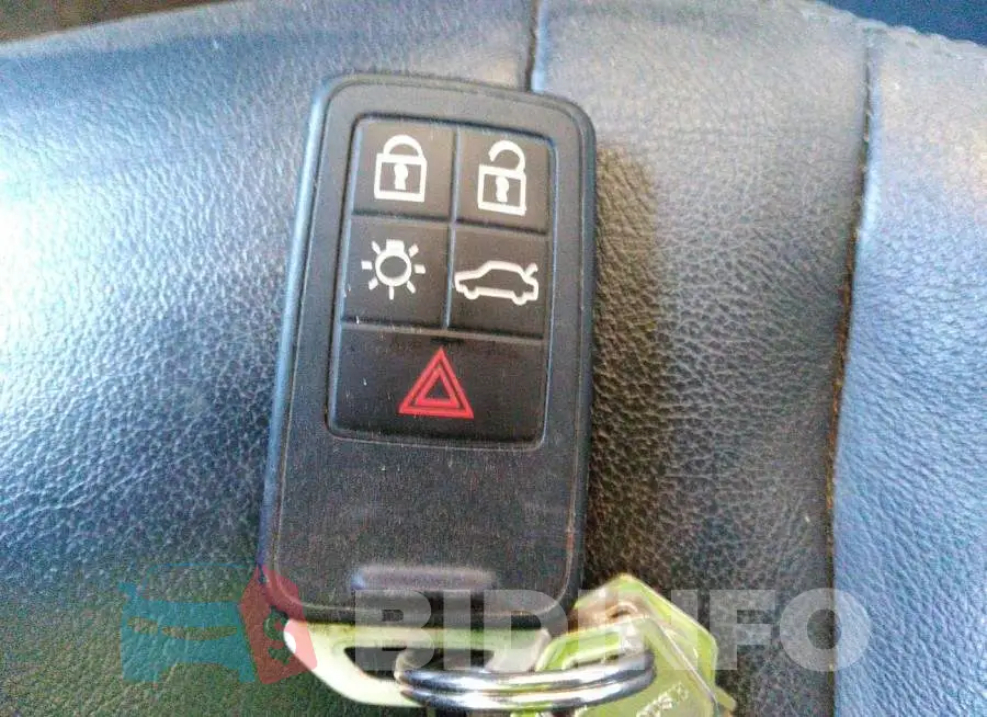 YV440MDKXG2823583 Photo# 11