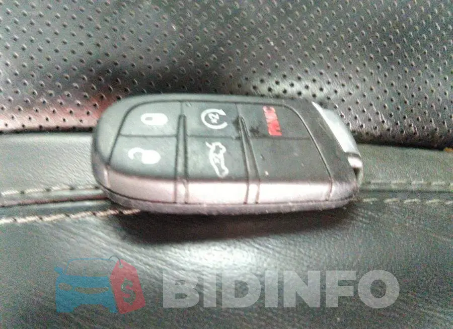 2C3CDXCT3GH228570 Photo# 11