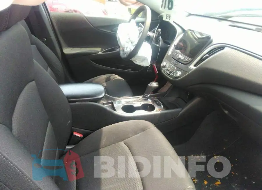 1G1ZB5ST1LF040054 Photo# 5