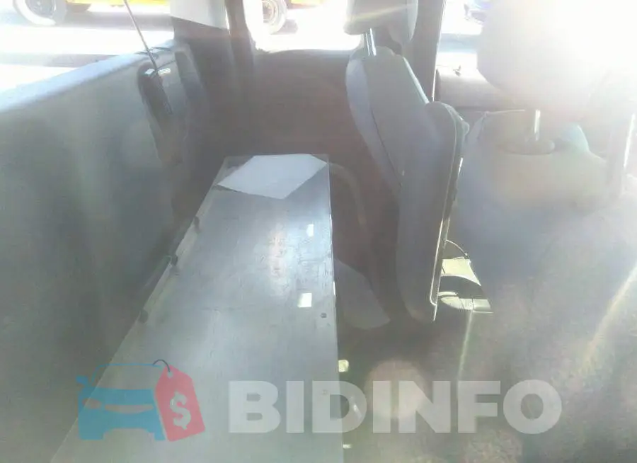 1GCHSBEA7K1285352 Photo# 8
