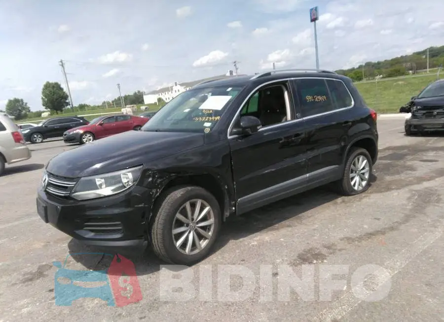 WVGSV7AX5HW500108 Photo# 2
