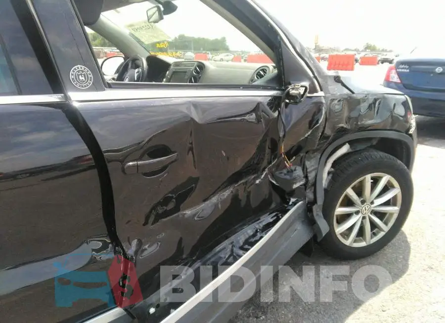 WVGSV7AX5HW500108 Photo# 6